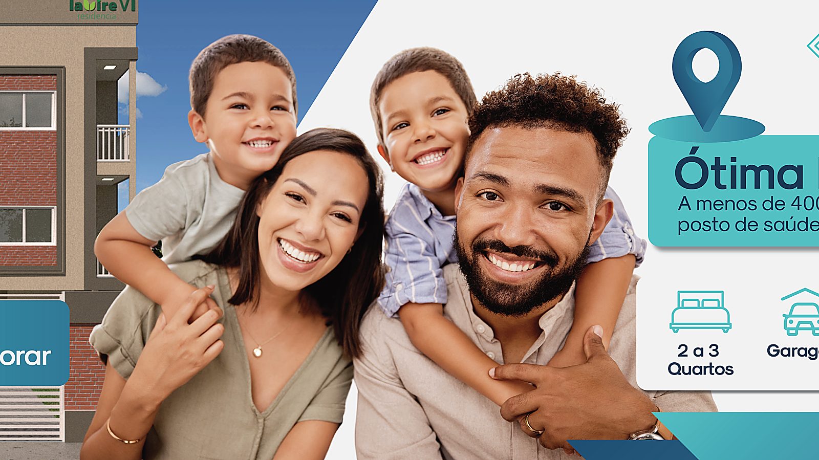 Família sorrindo em frente a empreendimento da Patrimonial